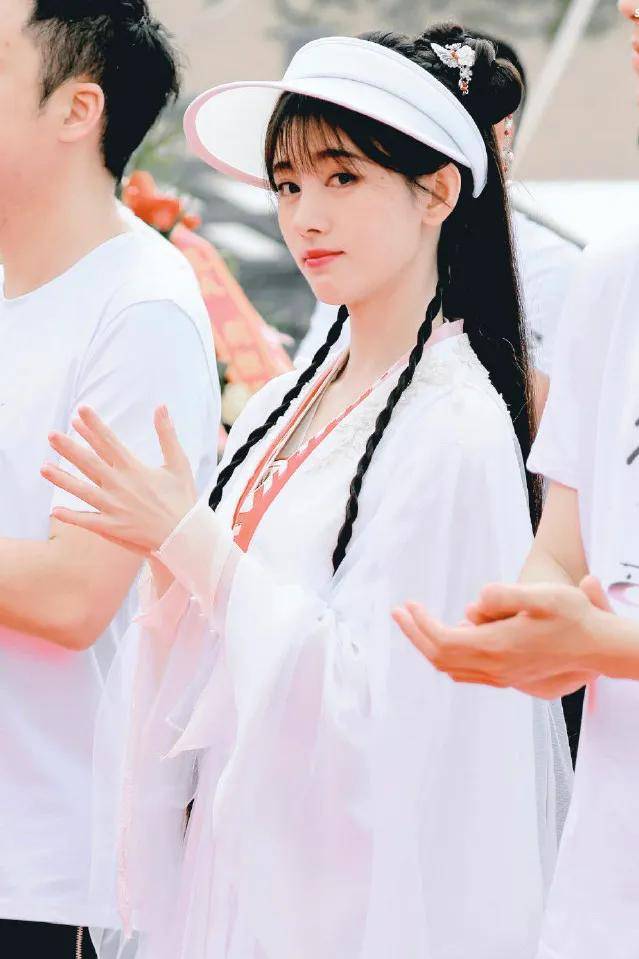 鞠婧祎首演仙侠剧遭吐槽,造型酷似褚璇玑,男主太显小_袁冰妍_花戎