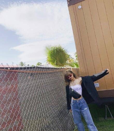 学会这3类超正穿搭,不会街舞也燃爆街头_swag_lisa_仙女