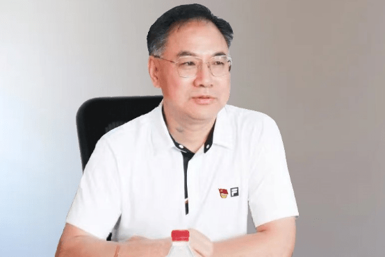 会议讨论并同意批复成立雅和睿景党支部,同意增补陈占同志为党委组织