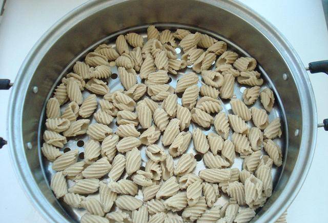 教大家2道内蒙古的特色莜面做法快点学会和家人一起享受面食