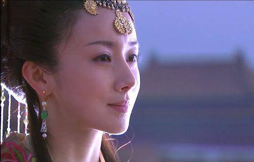 在明朝灭亡前夕,崇祯已经为长平公主订下了婚约,其未婚夫就是其母周