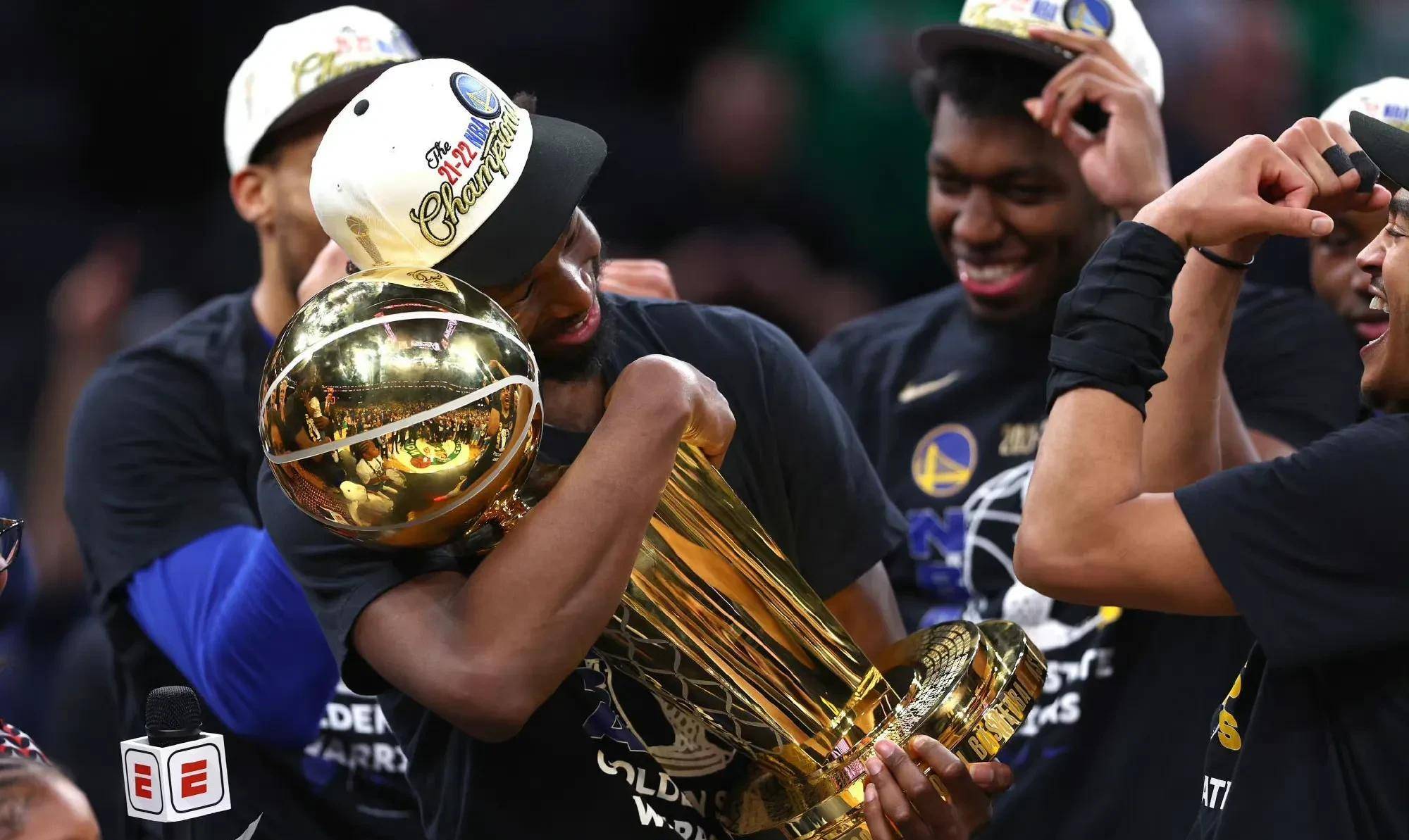 深情感谢老大哥库里,勇士团队和球迷_勇士队夺得nba总冠军_斯蒂芬