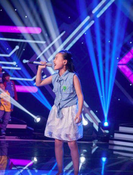 明日之子张钰琪开启逆天剧本,人气直追洪一诺,龙丹妮重视她了?