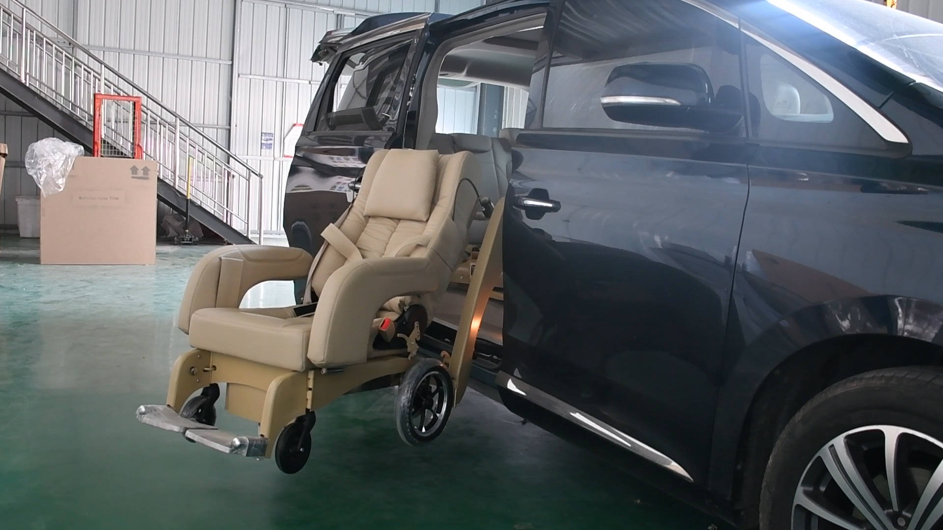 福祉车福祉轮椅升降旋转座椅改装汽车改装座椅轮椅