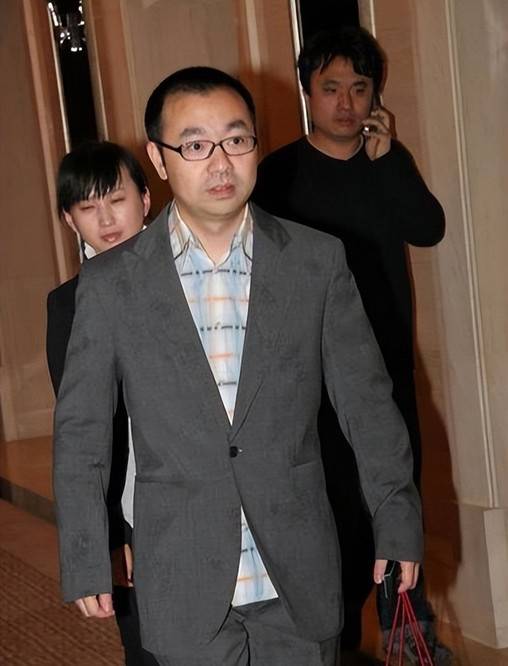 原创刘仪伟当主持人拍电影写广告如何看待他鬼才般的一生