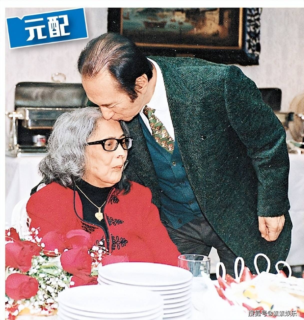 原创蓝琼缨离世第9天黎婉华的墓地被重新打扫墓碑前已经插满鲜花