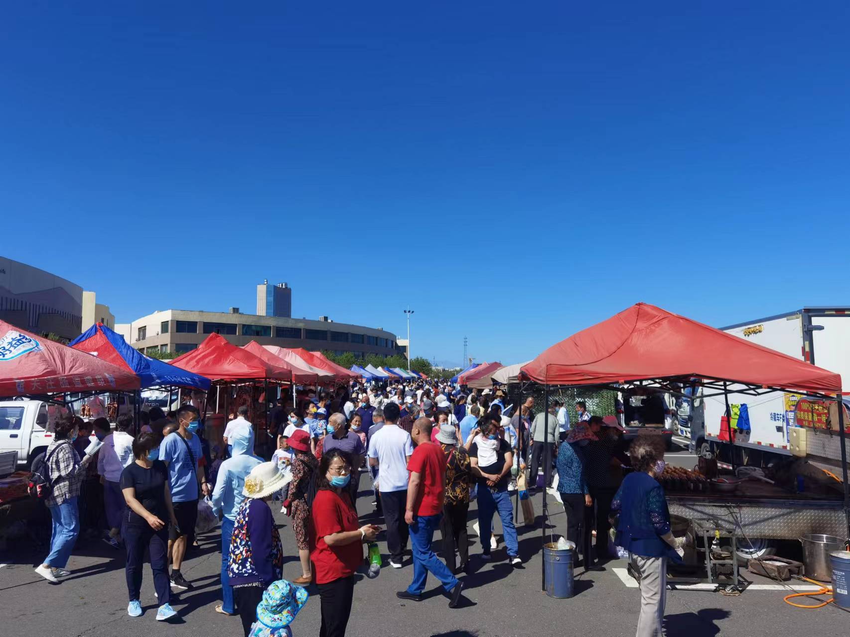 每逢周六,是油城的集日_生活_集市_农副产品