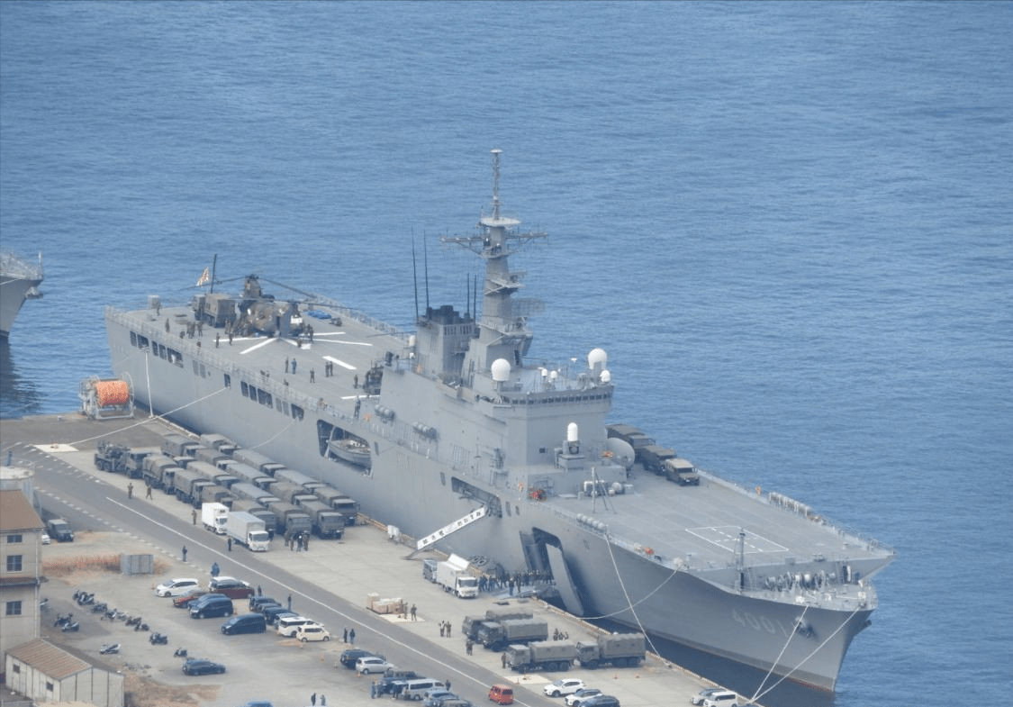 日本装备志大隅级登陆舰