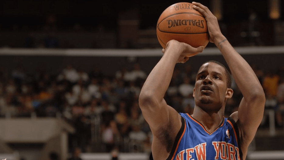 下赛季即将退役,生涯被交易11次,却赚了1_特雷沃-阿里扎_球员_湖人