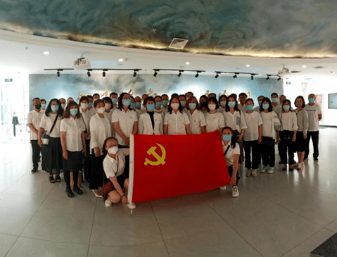 盛世思英烈铭记为前行兴隆台锡伯族朝鲜族学校抗美援朝烈士陵园祭扫