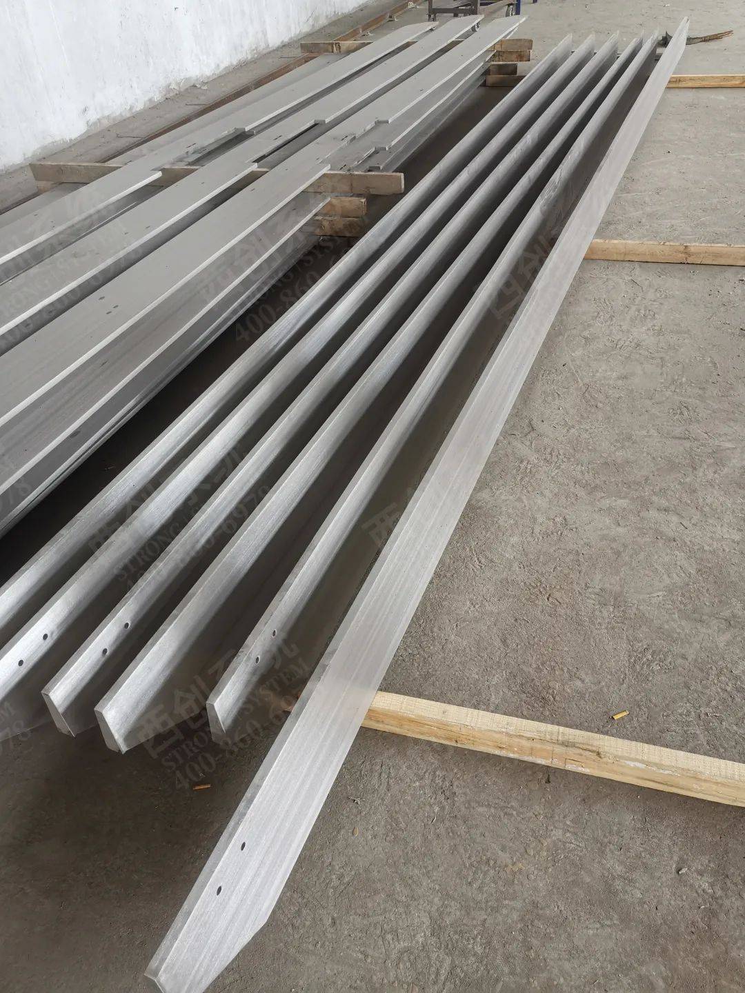 大跨度实腹钢肋不锈钢肋玻璃幕墙系统