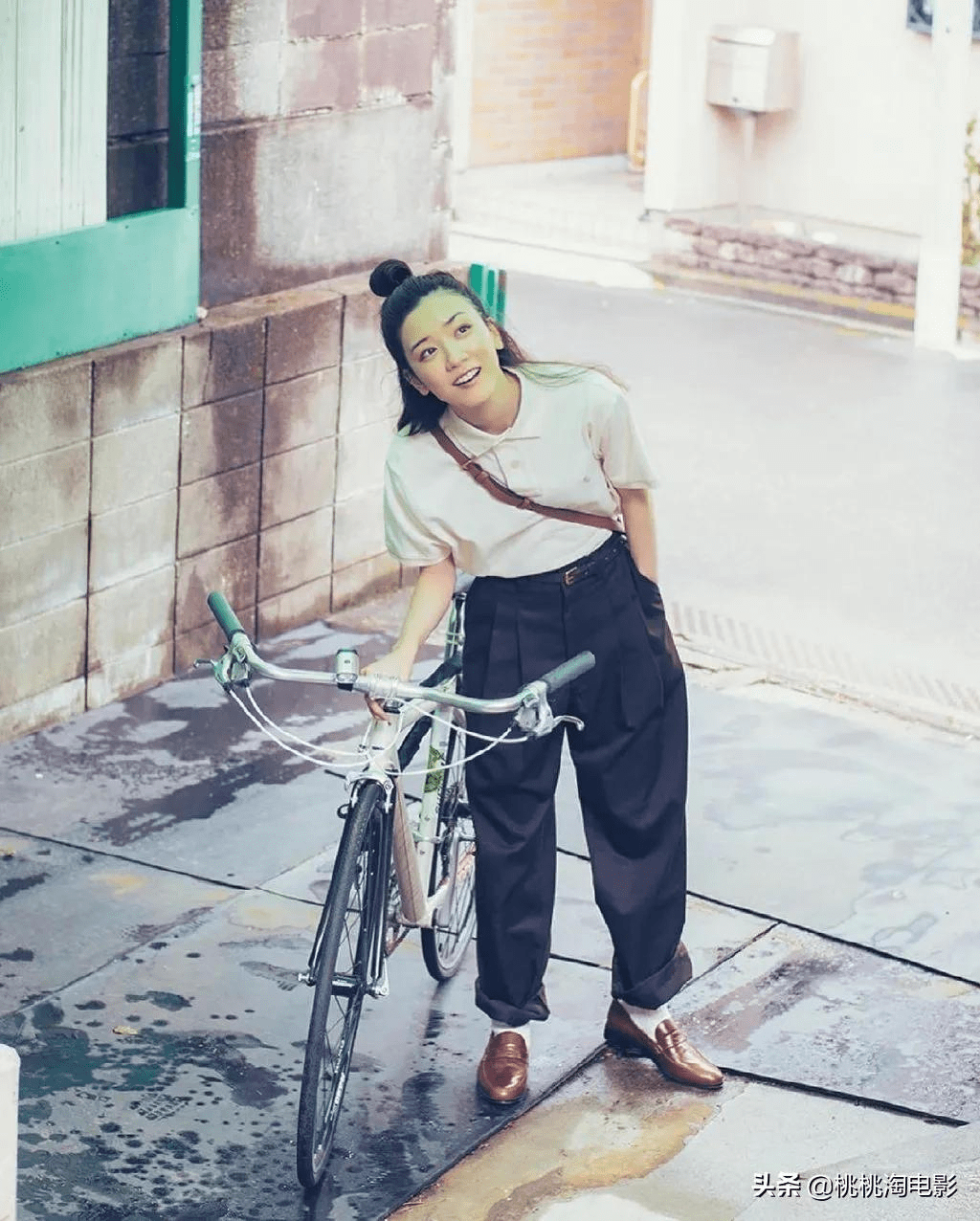 组图超养眼新生代女星永野芽郁清新风格杂志大片