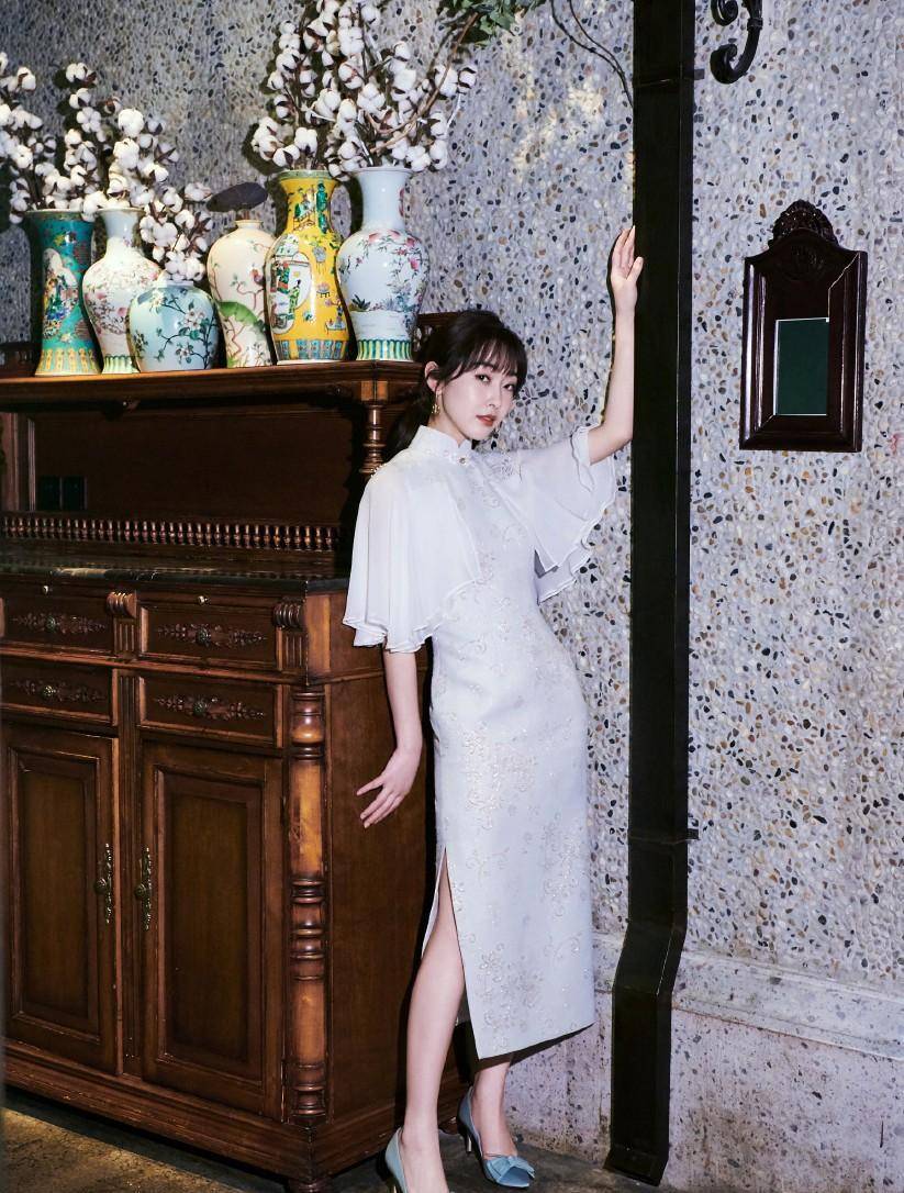 原创宣璐真是古典美人素色旗袍拼接轻纱飘袖这仙女模样谁能不爱