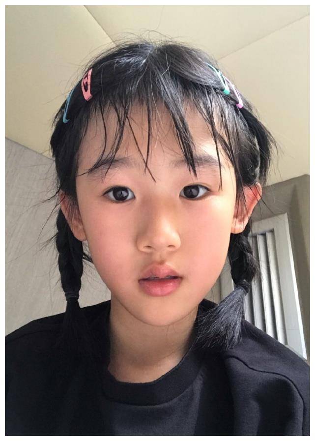 原创陆毅女儿才11岁腿长却接近成年人水平哪个女生不嫉妒