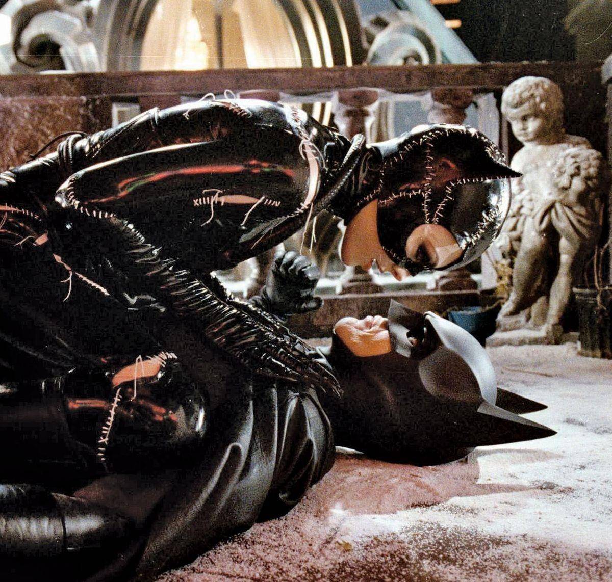 穿上紧身黑皮衣超诱人,如今63岁依旧时尚亮眼_米歇尔·菲佛_电影