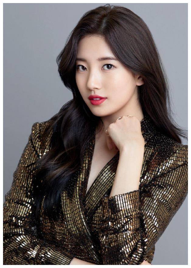 原创裴秀智往脸上打粉却忘了给脖子补补生图亮了起码比脸黑2度