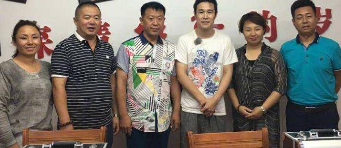 原创张翰同学聚会照现实告诉我们有明星的聚会还是不要去了