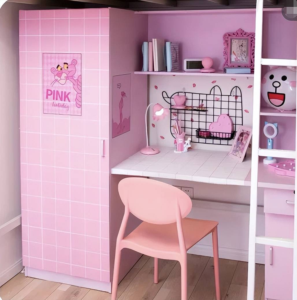 湖南大三学弟搬进毕业学姐寝室被眼前的粉色惊呆了仙女变仙男