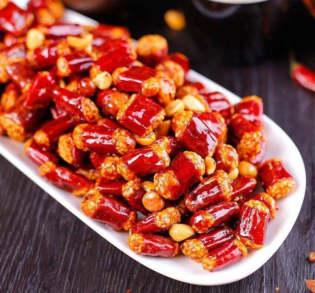 3分钟教你在家做辣椒酥，口感香辣酥脆，下酒下饭都是一绝！_花生米_食材_白芝麻