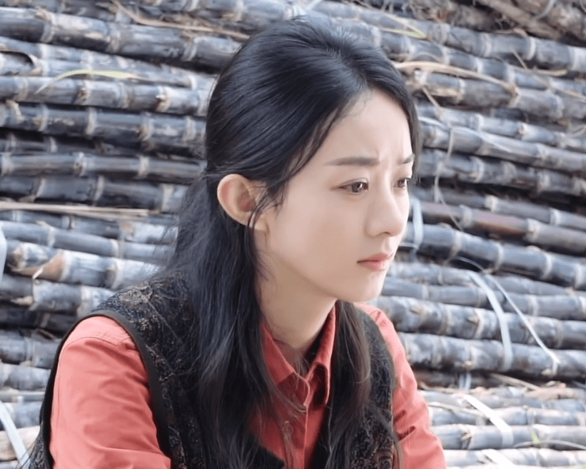 "雷金玉"角色受捧,工作室晒赵丽颖拍戏花絮,生图暴露33岁状态_疲态