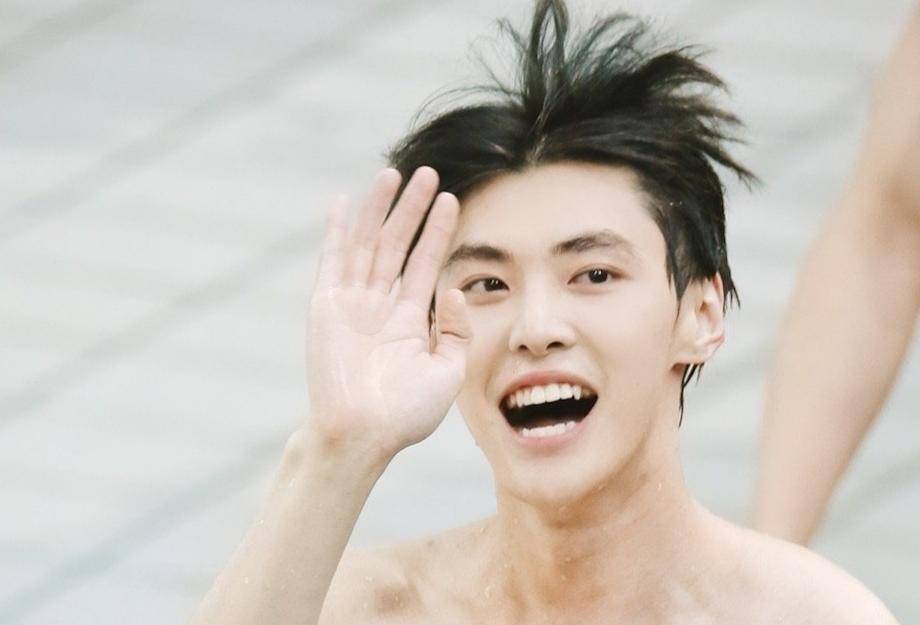 于小彤陈小纭后,又一对艺人疑似恋情曝光_嘉羿_节目_李熙凝