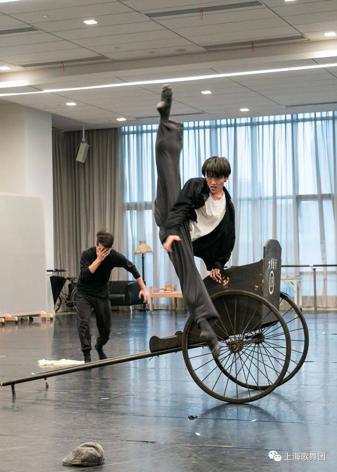 站在舞台上就要对得起作品!"_电波_编导_上海