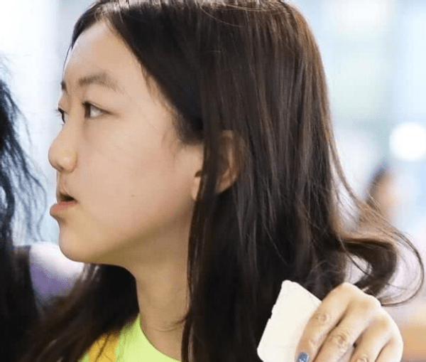 原创兔唇女孩李嫣长大了浓妆艳抹美得认不出网友未来可期