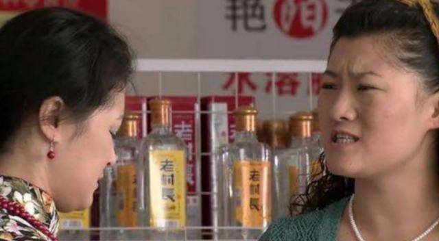 除此之外,《大脚超市》还承担了整部电视剧的宣传任务,堪称《乡村爱情