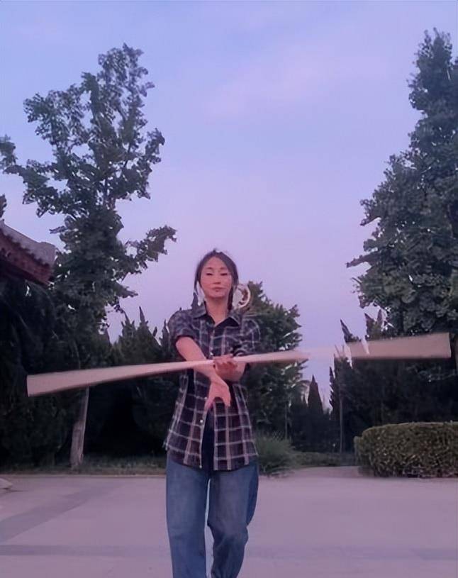 全网最美最飒功夫女神,因为太美网友直呼想要被家暴_拳法_凌云_替身