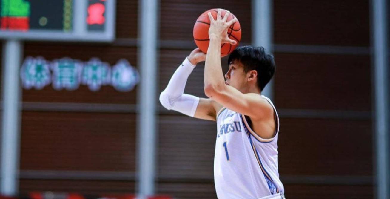 原创cba四消息黄荣奇转会新疆刘志轩加盟江苏刘传兴拿高年薪