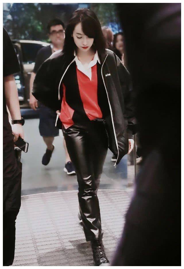 和sm合约到期后穿搭风格都变了,第一次见宋茜穿皮裤,贼帅气!