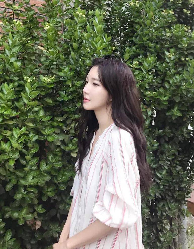 拥有总统同款豪宅,43岁美丽像少女_欧尼_李智雅_家族