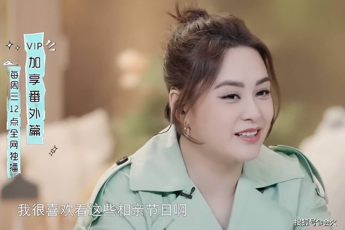 阿娇穿短上衣露细腰,身材瘦太多颜值回春