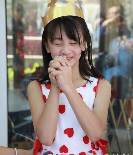 田亮10岁女儿森蝶初长成,身高已飞蹿至老爸肩膀头!_节目_时候_生日