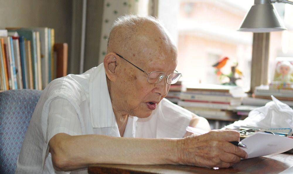 医生说她最多活不过50岁,她气得回家制定"3不原则",活到93岁_张允和