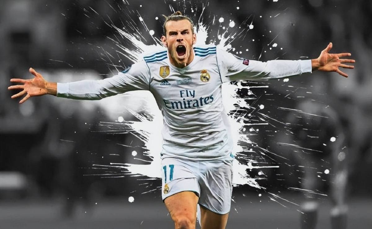 原创脚踏七彩祥云的贝尔盖世英雄穿红袍大圣归来着白衣