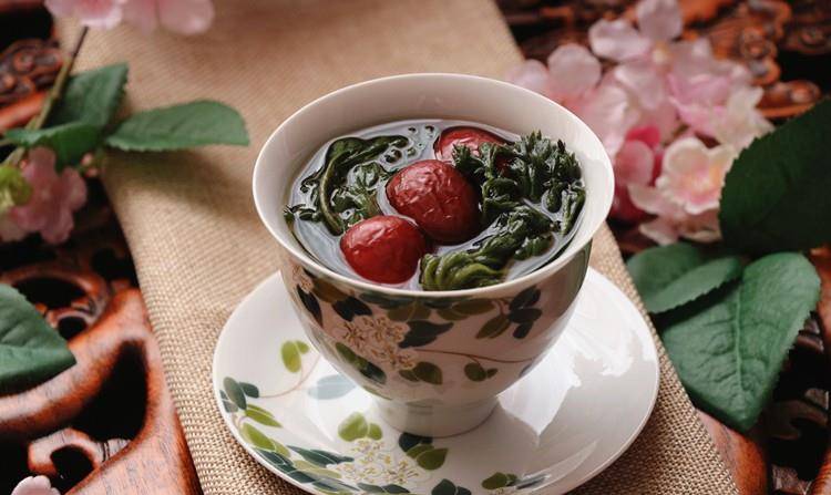 三月茵陈四月蒿,五月六月当柴烧.