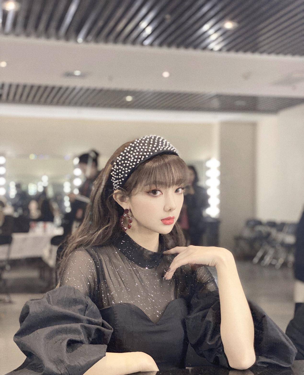 原创金发小宠儿李紫婷三套暗黑系风格穿搭又酷又飒还能甜美高贵