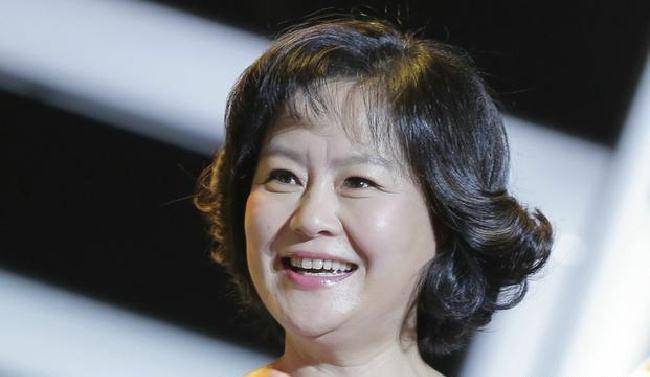 原创54岁鞠萍素颜照曝出身材发福容颜苍老变化太大让人不敢认