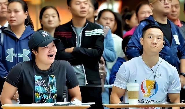 原创中国体操女皇程菲如今身体发福严重走样至今单身父亲着急催婚