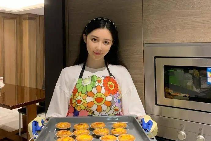 上岸,潘玮柏公布婚讯,双方皆为玩咖如今却走到一起_luna_amy_杨馥瑜