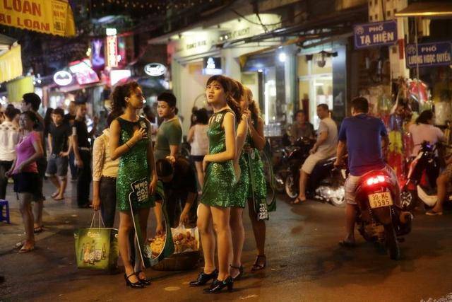 在越南，晚上有年轻姑娘问你“要不要生菜”，知道是什么意思吗？