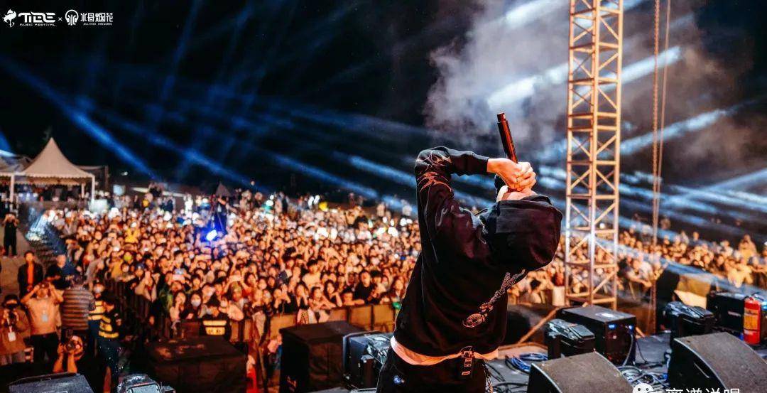 他是《中国新说唱》的最大黑马，如今霸气踢馆_威尔_Rapper_巅峰