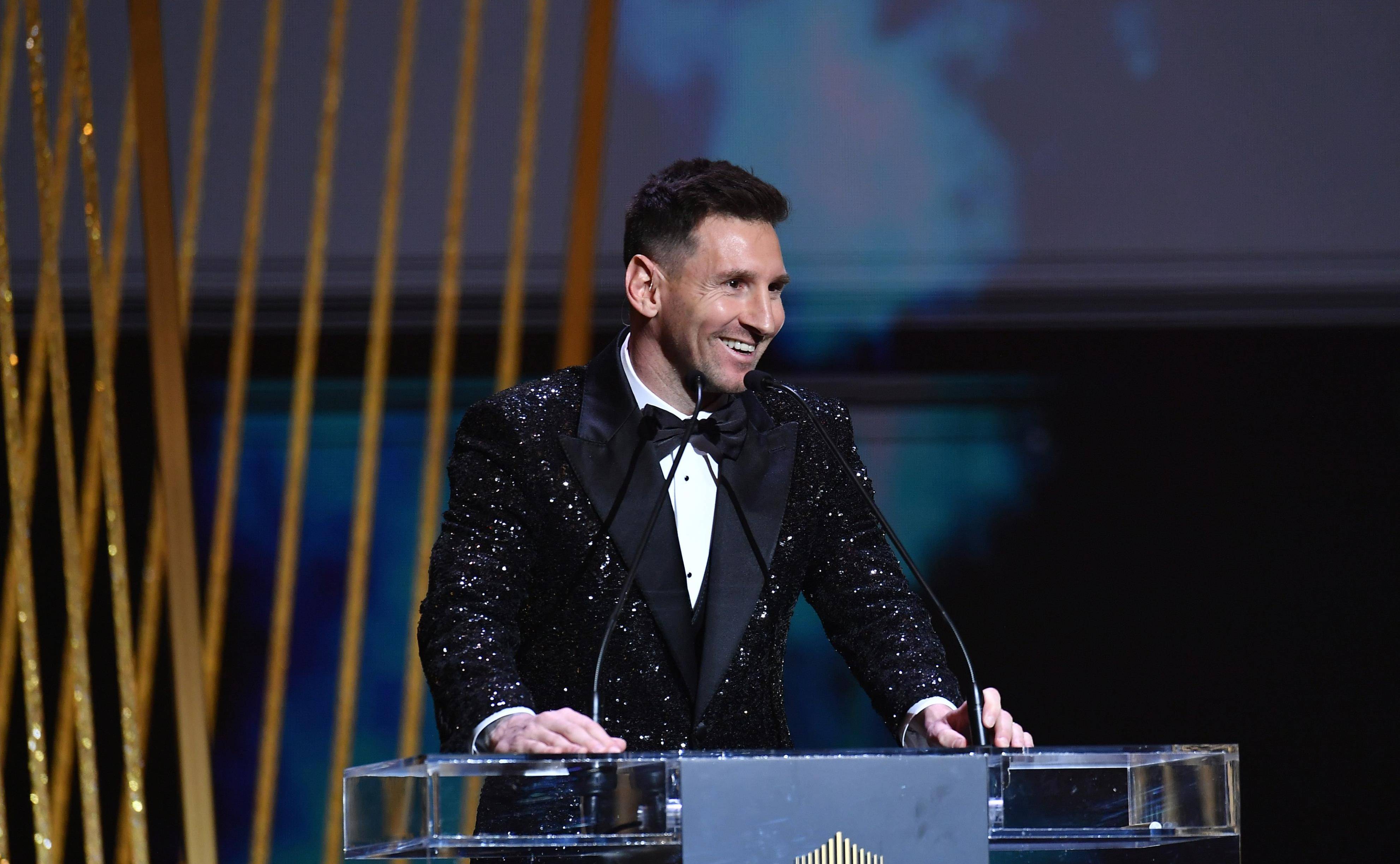 梅西生日当天,巴萨无一名球员发生日祝福_皮克_巴塞罗那_阿根廷