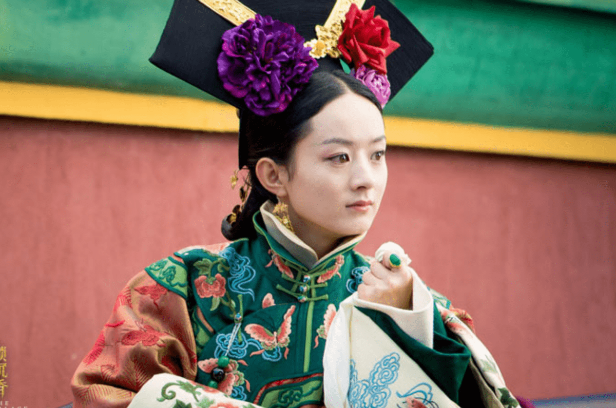 她用这个价位接演了《宫锁沉香》中的大反派琉璃,这个角色让赵丽颖的