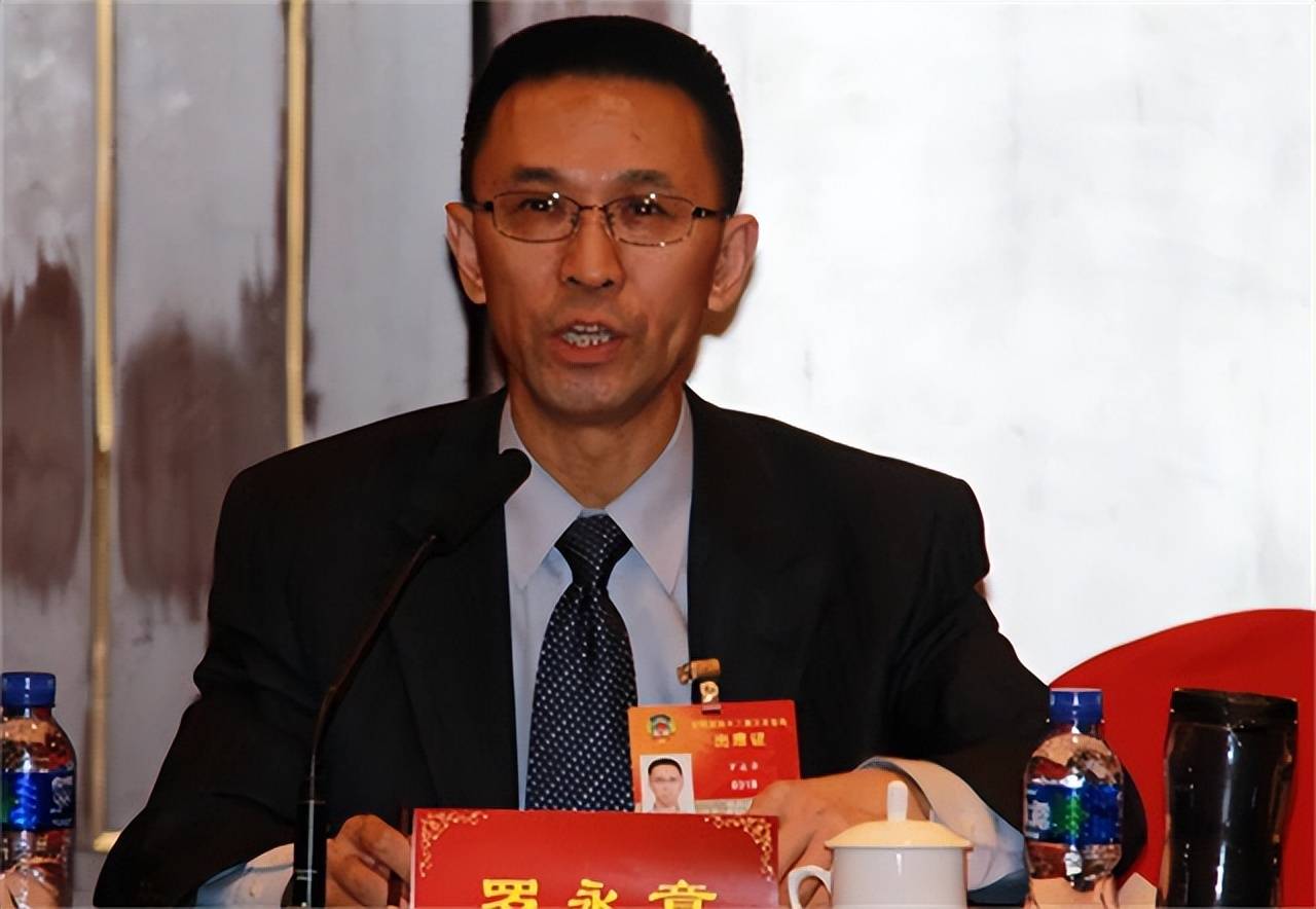 嫁大11岁清华教授,结婚20年幸福如初_罗永章_北京广播学院_敬一丹