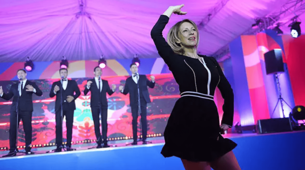 扎哈罗娃俄罗斯美女发言人面对西方言辞狠辣对中国却很拥护