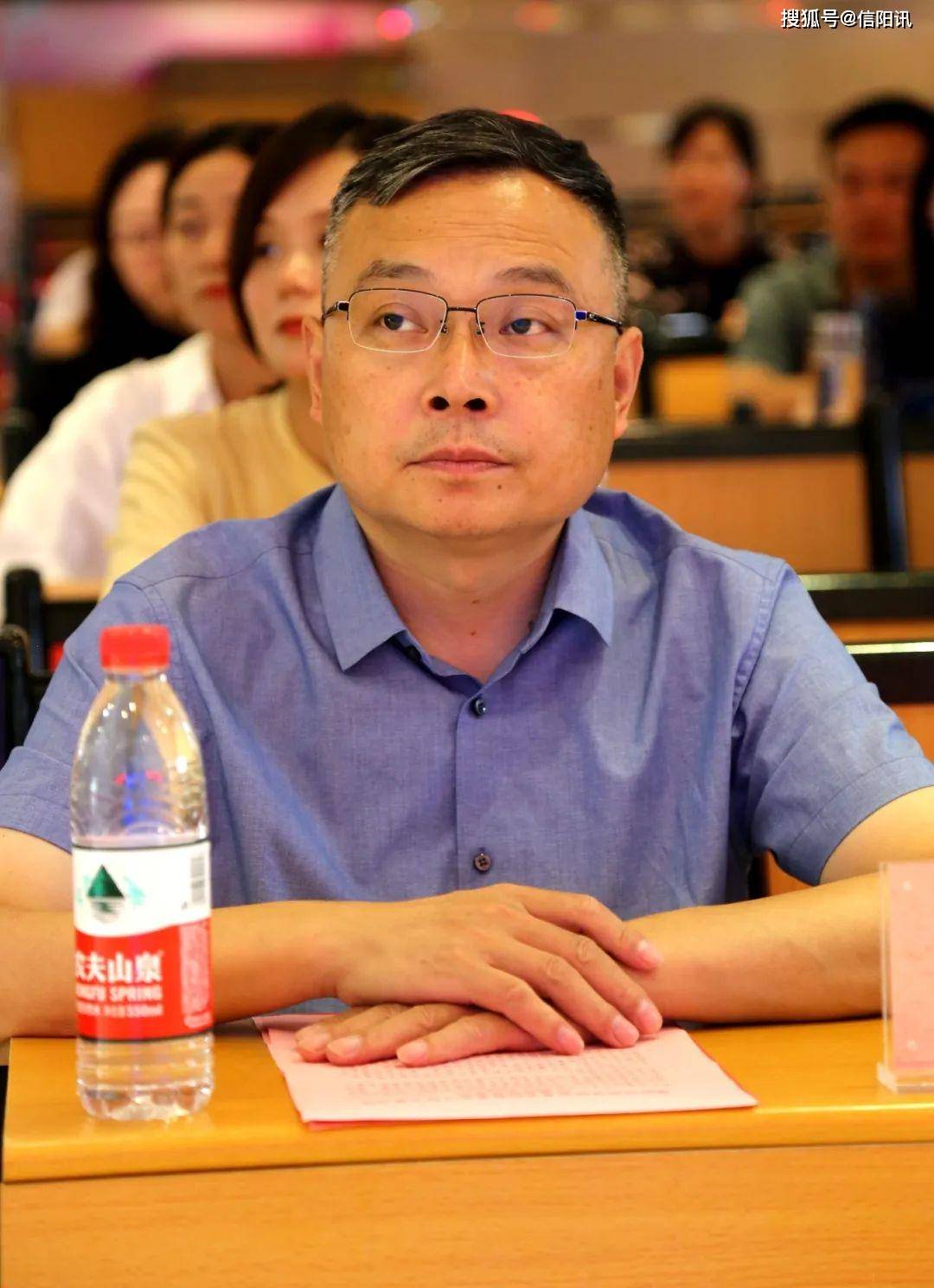 信阳师范体育学院与羊山外国语小学共建教育实习就业基地签约仪式