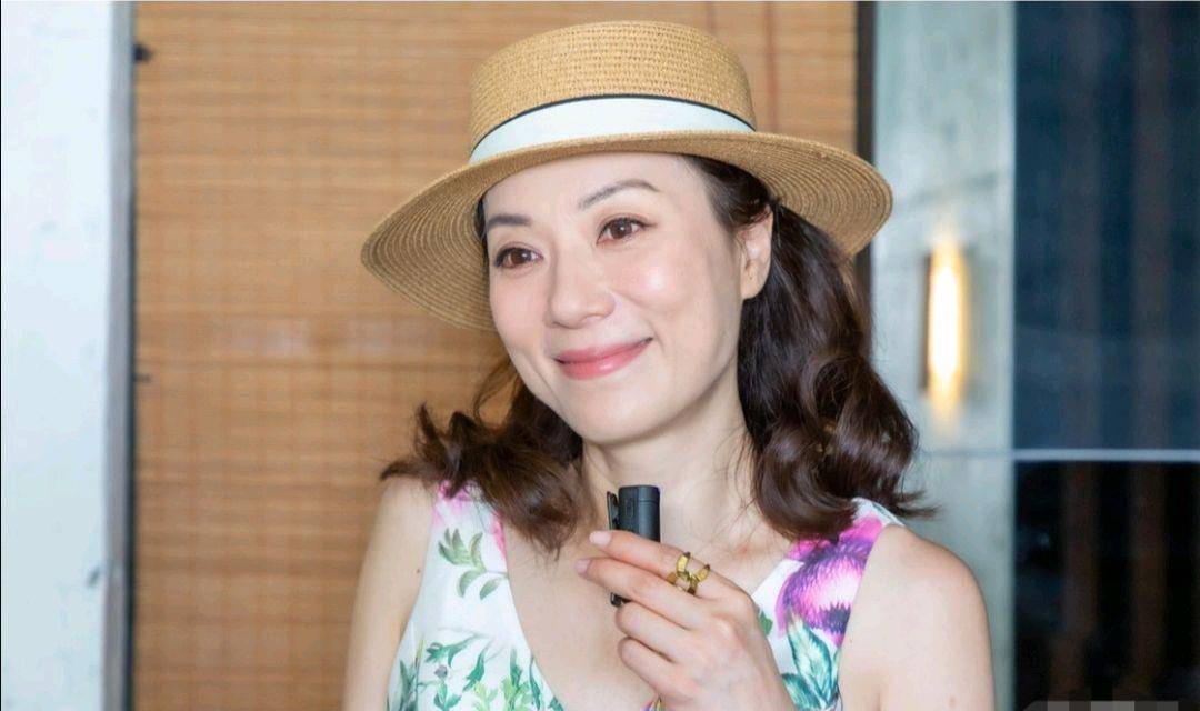 原创张可颐就这样写好了自己的结局52岁单身未婚她在追求什么
