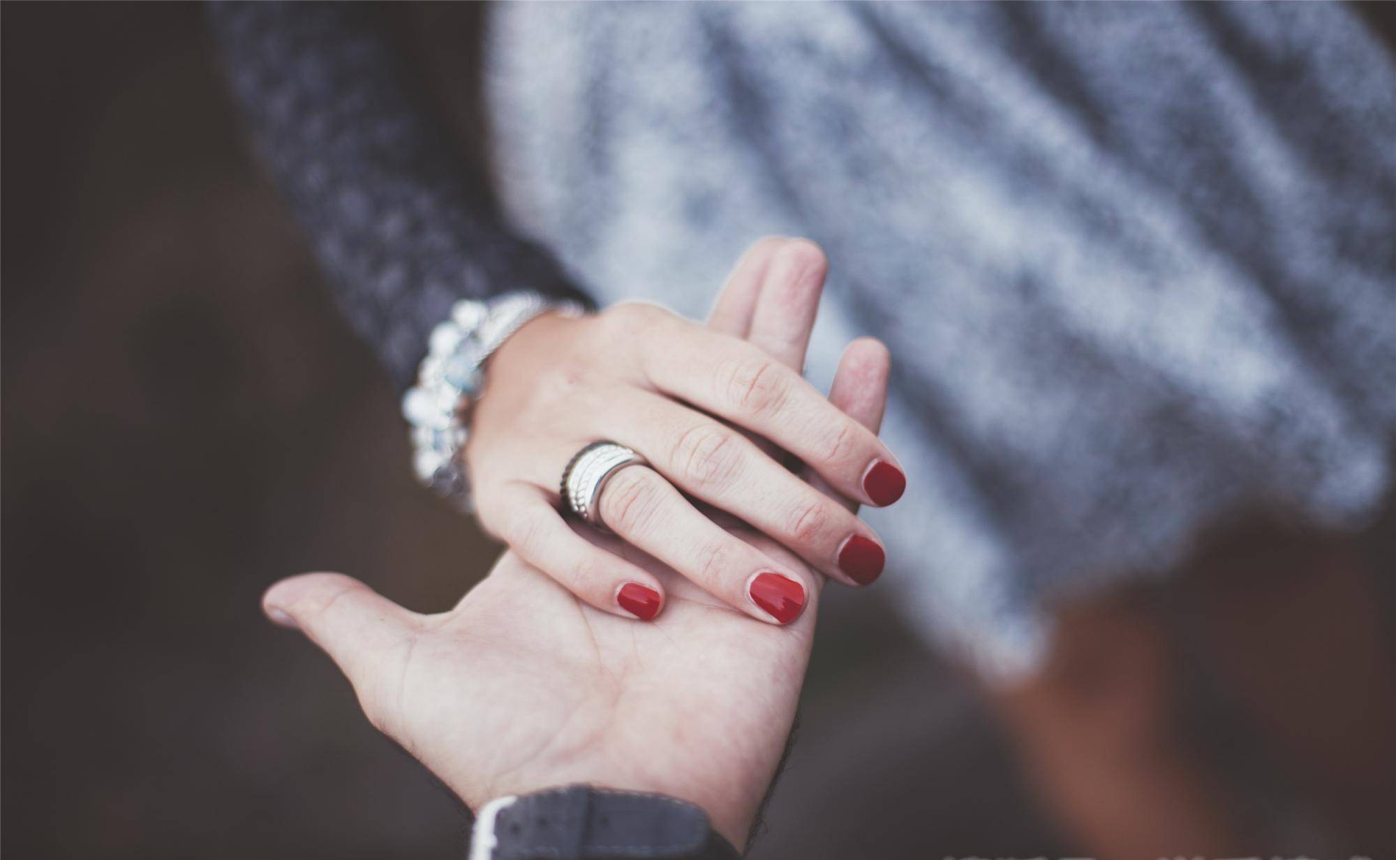 婚姻背后